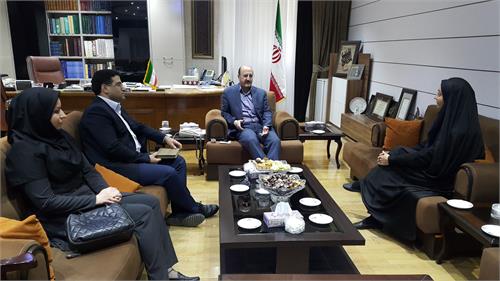 دیدار مشاور وزیر و مسئول امور زنان و خانواده وزارت ارتباطات و فناوری اطلاعات با استاندار کردستان