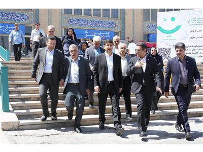 بازدید وزیر ارتباطات و فناوری اطلاعات از نمایشگاه کتاب