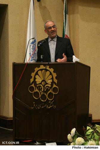 معاون آموزش ، پژوهش وامور بین املل خبر داد: ارتباط صنعت و دانشگاه در وزارت ICT عملیاتی شده است