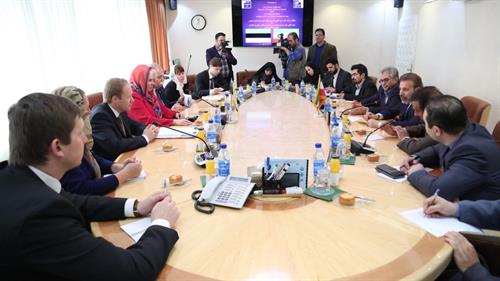 دیدار دکتر واعظی با وزیر امورخارجه استونی/ تاکید بر آغاز همکاری های مشترک در زمینه دولت الکترونیک
