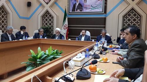 امضای تفاهم نامه همکاری پست با استانداری قم