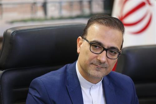 هیچ صنفی را به عزت نفس، مناعت طبع و آزادگی خبرنگاران ندیده ام/ از نقد منصفانه استقبال می کنیم