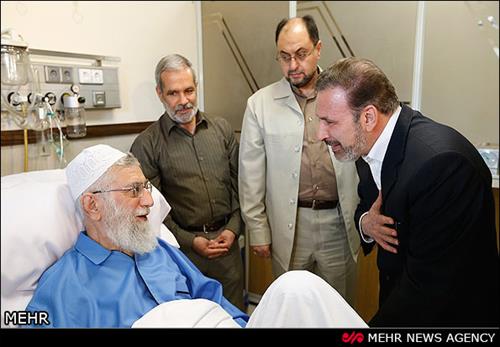 وزیر ارتباطات و فناوری اطلاعات از مقام معظم رهبری عیادت کرد