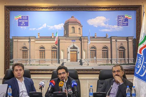 باقری اصل: 10 دستگاه برتر در ارائه خدمات الکترونیکی معرفی شدند /  ناظمی: در دولت الکترونیکی باید سیلوهای اطلاعاتی دستگاه ها به یکدیگر متصل شوند