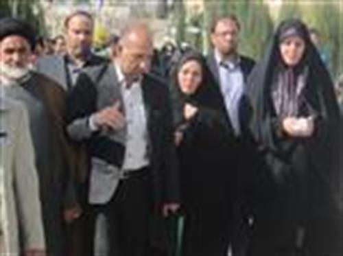 به همراه کاروان تدبیر و امید در سفر به یزد3: بازدید معاون امور زنان و خانواده رئیس جمهور از خانه سالمندان نشاط مهریز