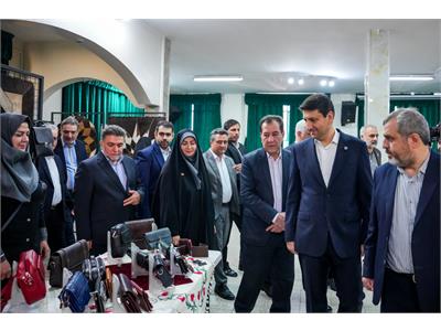 حضور وزیر ارتباطات در آیین آغاز سال تحصیلی