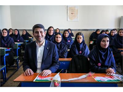 حضور وزیر ارتباطات در آیین آغاز سال تحصیلی