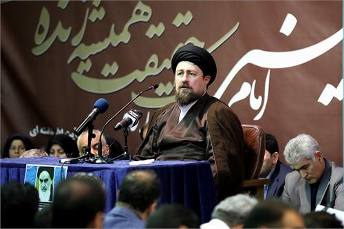 در حوزه ارتباطات از گذشته عبرت بگیریم و بر کارهای ناممکن پافشاری نکنیم/ مجموعه وزارت ارتباطات از بقیه مجموعه‌ها توانمندتر است