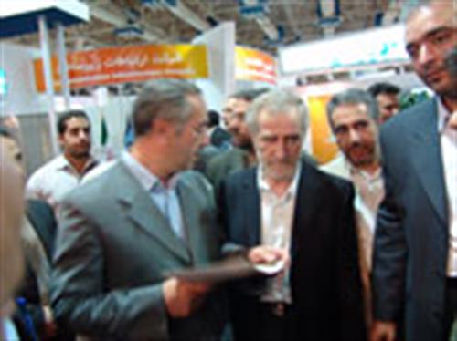 بازدید دکتر سلیمانی از غرفه شرکت ارتباطات زیر ساخت