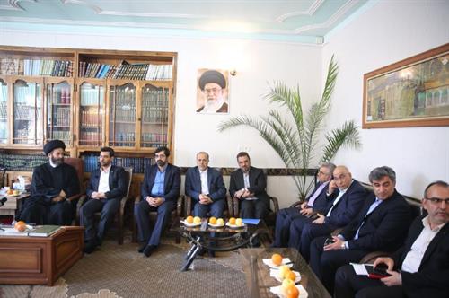 وزیر ارتباطات و فناوری اطلاعات با نماینده ولی فقیه در استان اردبیل‌ دیدار کرد
