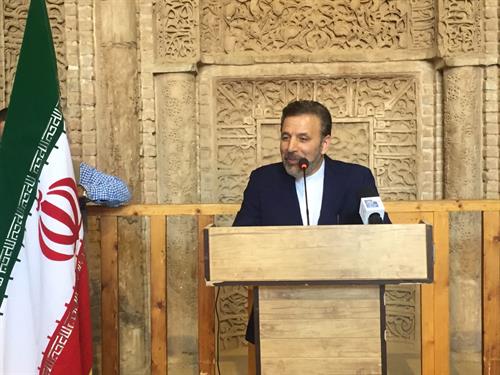 با حضور وزیر ارتباطات چندین طرح ارتباطی و مخابراتی در شهرستان اردستان مورد بهره برداری قرار گرفت