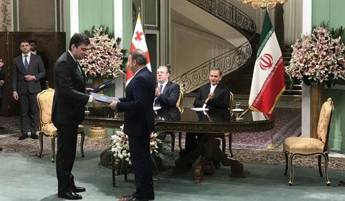 ‌امضا یادداشت تفاهم میان  وزیر ارتباطات و فناوری اطلاعات ایران با وزیر اقتصاد و توسعه پایدار گرجستان