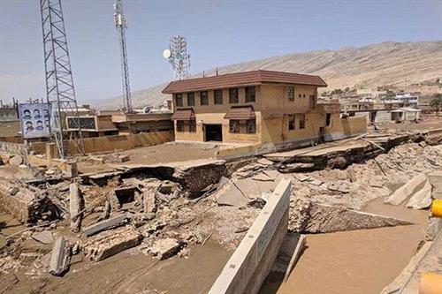 دستور وزیر ارتباطات برای تسریع دربازسازی ساختمان های اداری مناطق سیل زده