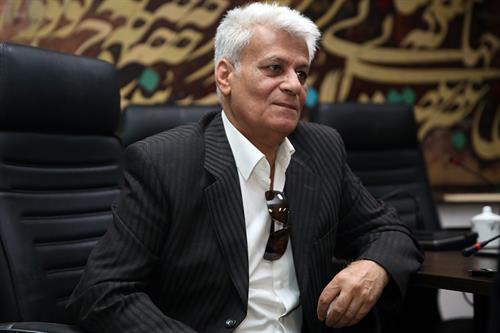 تمبر پیک فرهنگی کشورهاست / الصاق تمبر به مرسولات پستی باعث رونق مجدد بازار تمبر می شود / تمبر برای من حکم قرص مسکن دارد