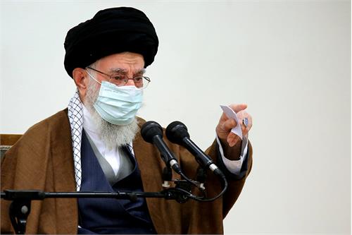 فضای مجازی زیر کلید مستکبران است / مسئولین فضای مجازی هوشیار باشند