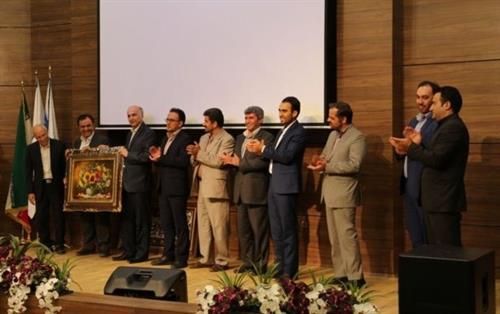 جوانان با نگاه تازه می توانند ساختارهای ناکار آمد را شناسایی و فرآیندهای ناصواب را اصلاح کنند