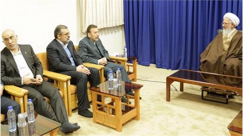 دکتر واعظی در دیدار با حضرت آیت ا... جوادی آملی اظهار کرد: موفقیت برجام متعلق به مردم و مقام معظم رهبری است
