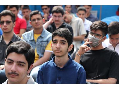 جشن آغاز سال تحصیلی ۱۴۰۴-۱۴۰۵ در دبیرستان علامه حلی با حضور وزیر  ارتباطات و فناوری اطلاعات