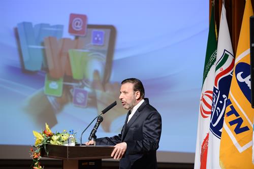 وزیر ارتباطات مجوز ارتقای پروانه ارایه خدمات تلفن همراه  را به نسل 3 و بالاتر اعطا کرد
