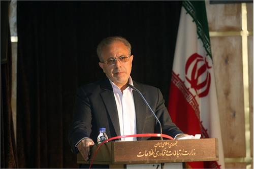 معارفی: مستقل باشید و سفارش نپذیرید