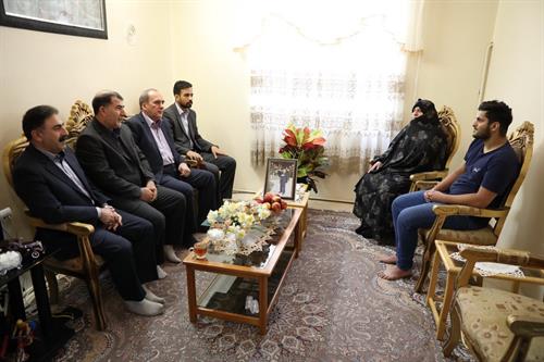 تجلیل از خانواده جانباز شیمیایی مجید گودرزی