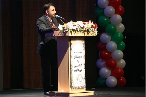 هرچه کانون خانواده همکاران در وزارت ارتباطات گرم تر باشد، آثار مثبت آن در پیشبرد اهداف این وزارتخانه مشهود خواهد بود