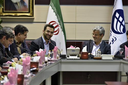 بازدید اعضای فراکسیون شفاف سازی مجلس از شرکت ارتباطات زیرساخت/ تاکید نمایندگان مجلس برای هماهنگی دستگاههای دولتی در اتصال به شبکه ملی اطلاعات