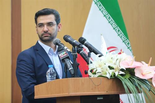تضارب ظرفیت ها و چالش ها موجب شکوفایی است/ فیلترینگ بی دلیل و غیرکارشناسی به کسب و کارهای نوپا لطمه می زند / جوان ایرانی پشت هیچ در بسته ای نمانده و نخواهد ماند / ناگزیر باید به سوی تحول دیجیتال حرکت کنیم