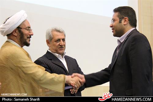 رییس پلیس فتای همدان و کارشناس اداره کل ارتباطات و فناوری اطلاعات استان همدان مهمانان برنامه پرسمان این هفته رادیو  با موضوع پدافند غیرعامل و تهدیدات فضای سایبری بودند.