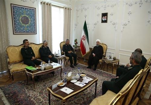 دیدار فرماندهان سپاه با رئیس‌جمهور یعنی رفاقت برای کار و خدمت به مردم