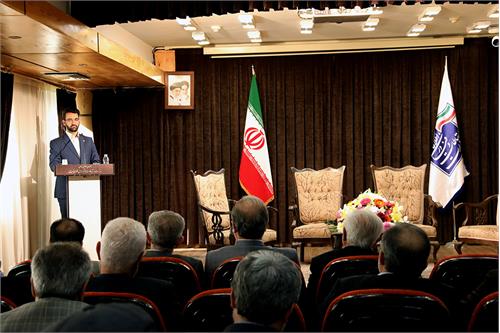 با بزرگداشت بزرگان مان بزرگ می شویم
