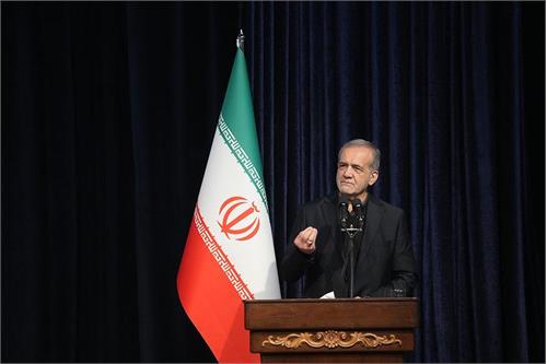 علم دانشمندانی که توانمندی دفاعی کشور را ارتقا دادند، از خون شهدا هم ارزشمندتر است