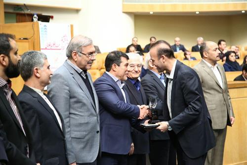 کسب تندیس بلورین «هشتمین دوره جایزه ملی مدیریت مالی ایران» توسط وزارت ارتباطات و فناوری اطلاعات