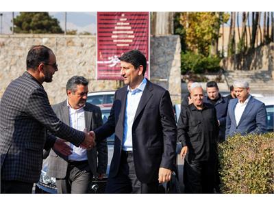 بازدید وزیر ارتباطات از مرکز رشد دانشگاه امام صادق (ع)