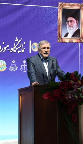 معاون کل نهاد ریاست جمهوری از غرفه وزارت ارتباطات بازدید کرد
