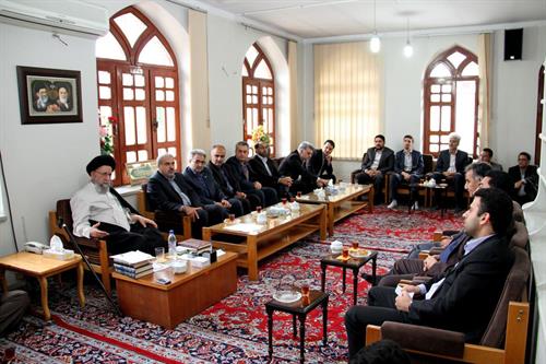 دیدار مدیران حوزه ارتباطات وفناوری اطلاعات استان گلستان با حضرت آیت الله نورمفیدی نماینده ولی فقیه در استان به مناسبت هفته ارتباطات