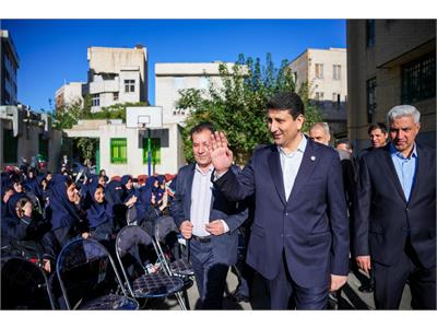 حضور وزیر ارتباطات در آیین آغاز سال تحصیلی