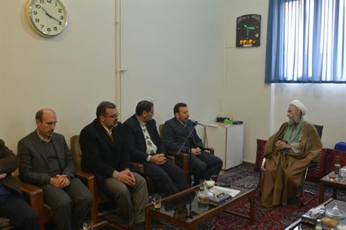 دکتر واعظی دراستان قزوین با امام جمعه دیدار کرد