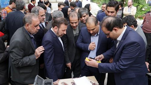 دکتر واعظی از شهرک علمی تحقیقاتی اصفهان بازدید کرد