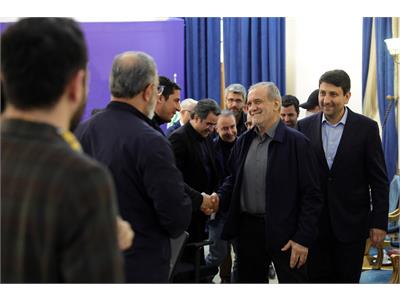 بازدید سرزده رئیس جمهور از وزارت ارتباطات و فناوری اطلاعات