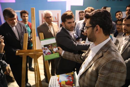 بازدید دوباره وزیر ارتباطات و فناوری اطلاعات از نمایشگاه تلکام / آذری جهرمی: همایش کودک و نوجوان در فضای مجازی در هفته کودک برگزار می شود
