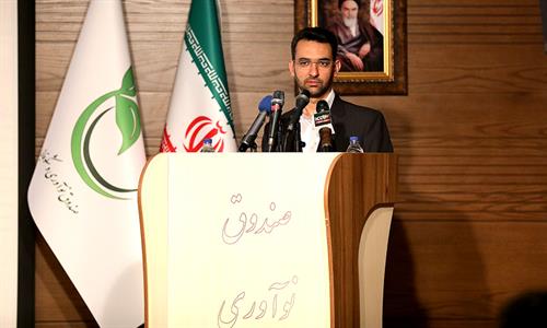 راهی به جز حمایت از استارت آپ ها برای کاربردی کردن فناوری فضایی نداریم / مطمئنم بخش خصوصی در زمان کوتاه ماهواره در مدار قرار می دهد