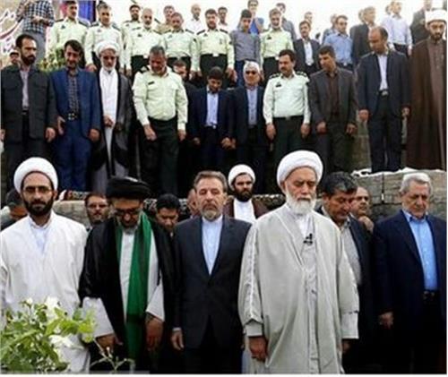 حضور جناب آقای دکتر واعظی در آئین نماز عید فطر همدان